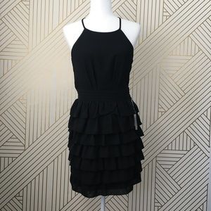 🍀 3/$30  Forever 21 NWT tiered ruffle keyhole back